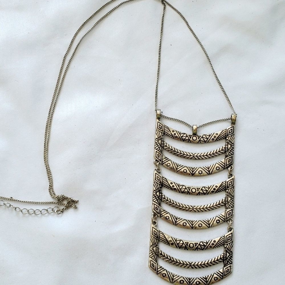 Express silver necklace
